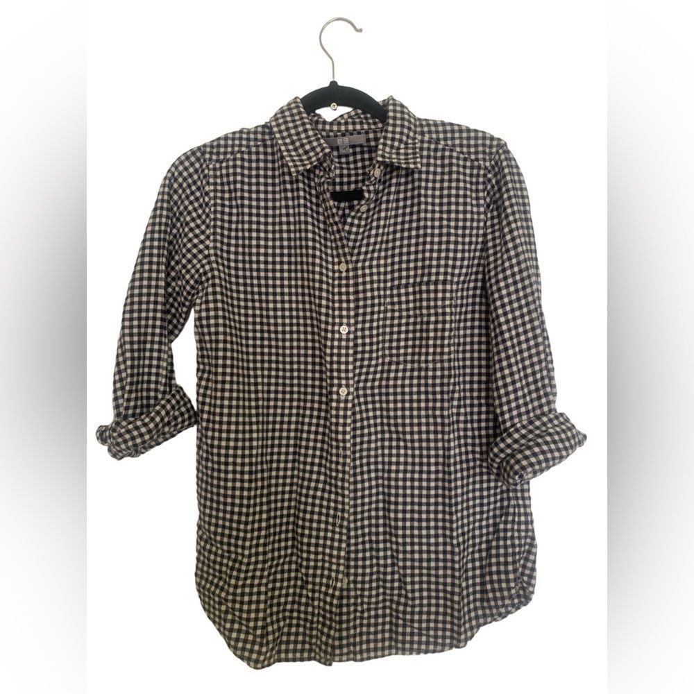 Uniqlo gingham women’s  button down shirt. Size medium.